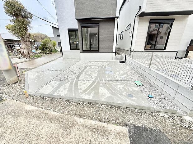 6号棟 広い駐車場スペースが魅力的です