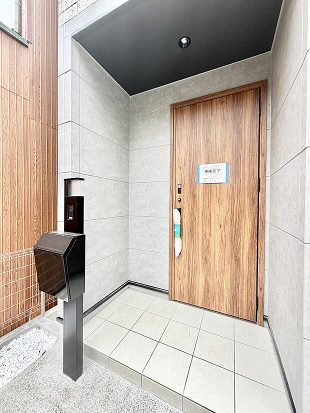 ■ 心地よい暮らしへとつながる、温かい玄関