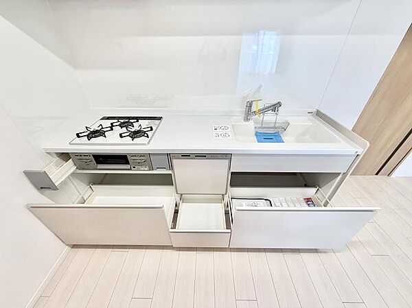 ■シンプルで機能的、毎日使いやすいキッチン