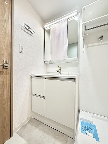 ■明るい洗面所は毎朝の歯磨きも楽しくできちゃいそうです♪