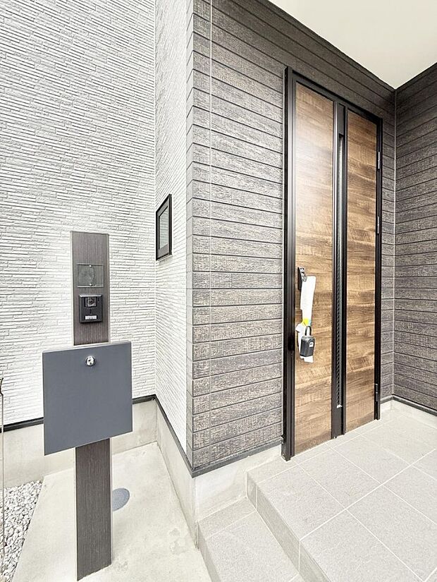 玄関はお家の顔！玄関アプローチでお客様をお迎え！    