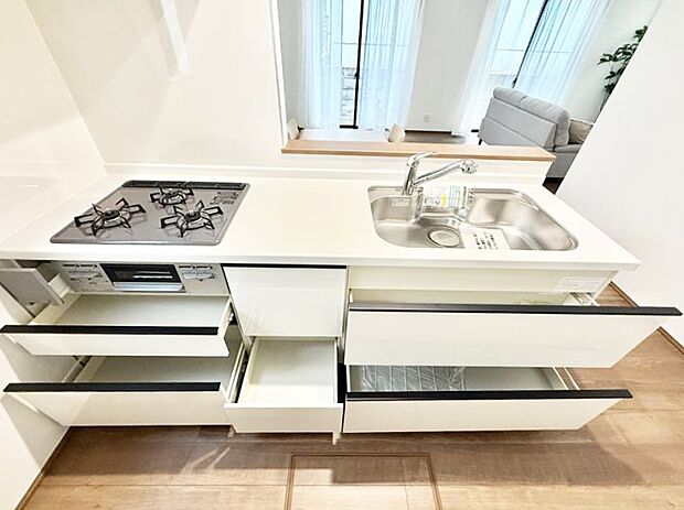 ■収納力豊富なシステムキッチンです!