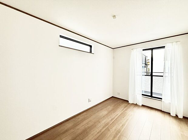 ■大きな窓は開放感があり、明るさ通風バッチリです