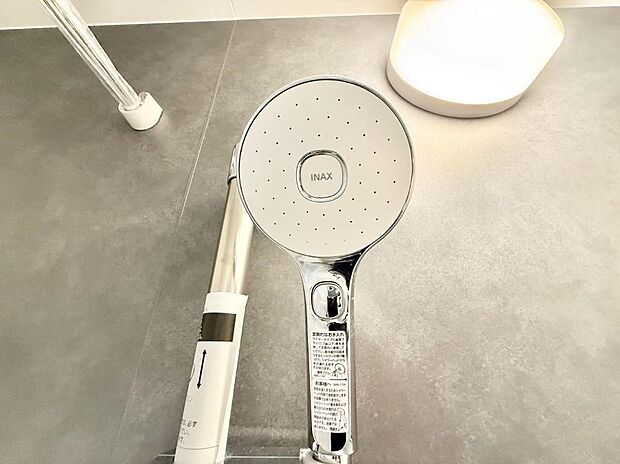 ■手元で簡単に止水できるため、水の無駄遣いを減らすことができます。