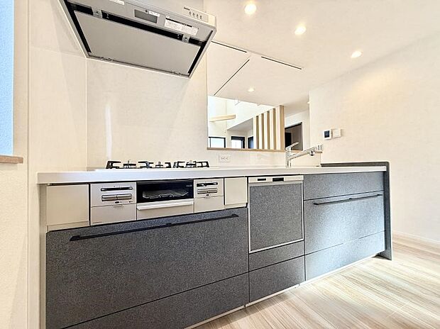 ■シンプルで機能的、毎日使いやすいキッチン