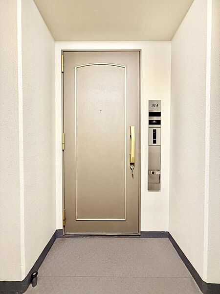 ■ 心地よい暮らしへとつながる、温かい玄関