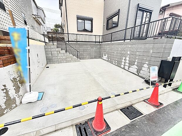 広い駐車場スペースが魅力的です