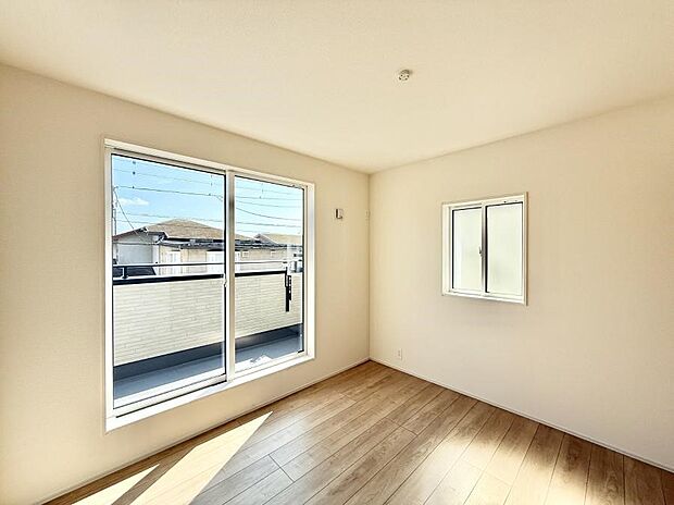 3号棟 ■落ち着いた色合いのお部屋で穏やかな時間を楽しめます