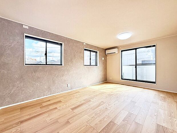 ここにいる時間が一番長いから やっぱりリビングは明るい方がいいですよね