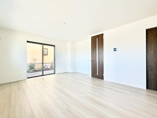 インテリアを考えるのが楽しみな広いリビングです！  