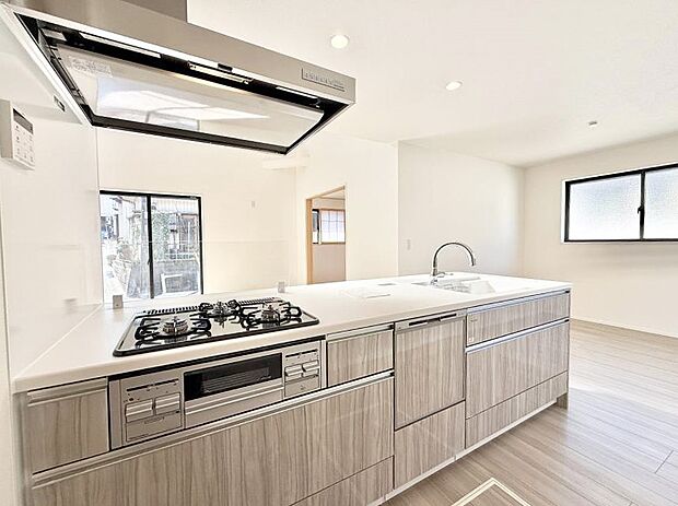 ■シンプルで美しく心地よい時間を生むキッチン空間