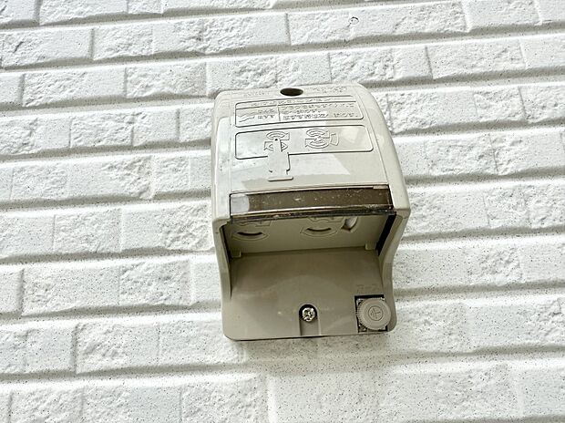 ■屋外に電源コンセントがあれば、高圧洗浄機で窓や外壁を掃除するなど便利です。