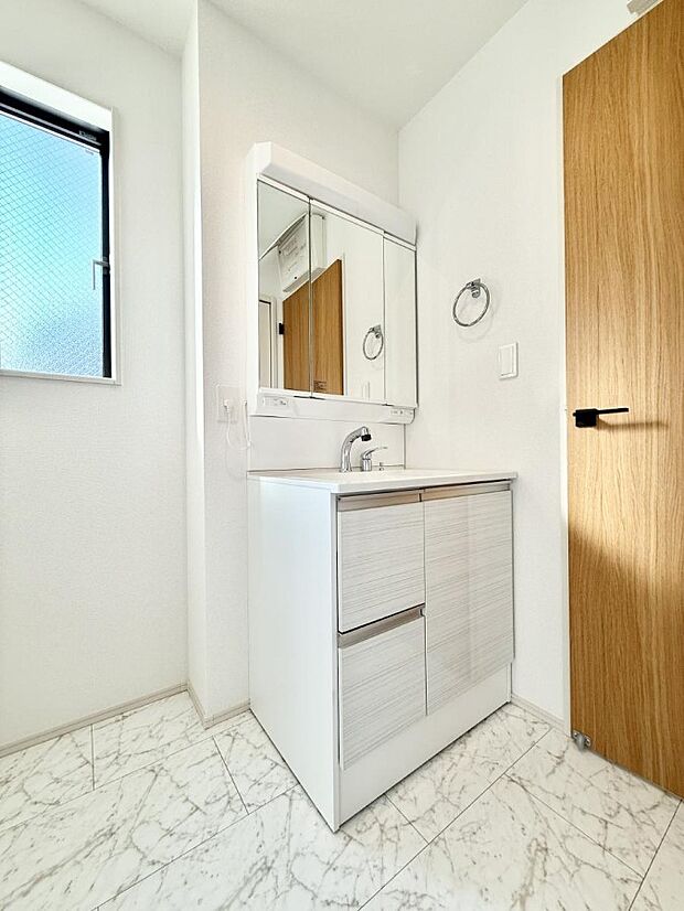 ■朝の準備がスムーズにできる広さです