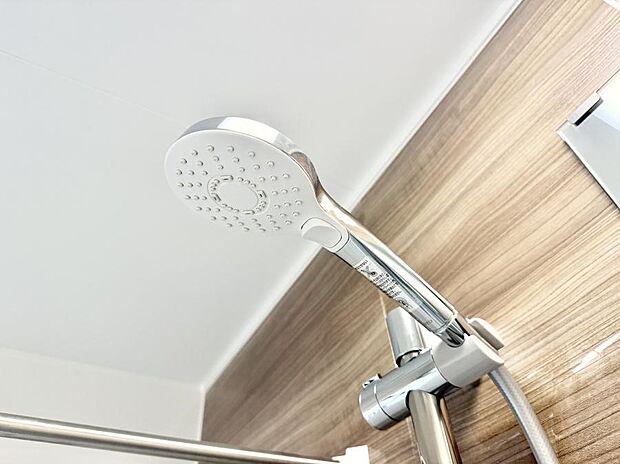 ■手元で簡単に止水できるため、水の無駄遣いを減らすことができます。