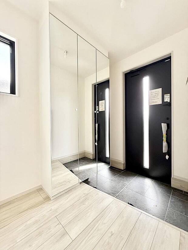 ■ シンプルで美しく、快適な暮らしの入り口