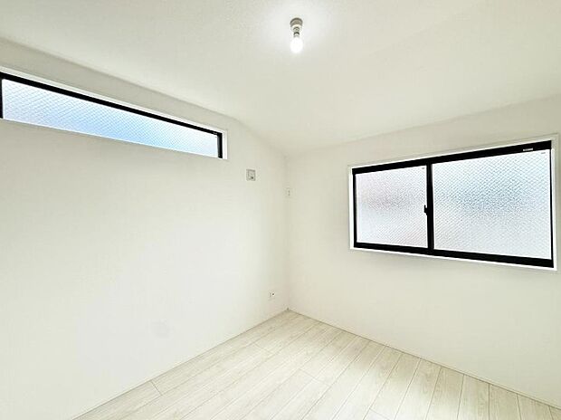 3号棟 ■落ち着いた色合いのお部屋で穏やかな時間を楽しめます