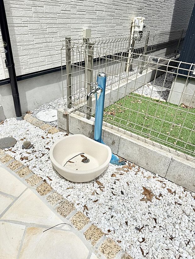 3号棟 ■ガーデニングや洗車などの際に大活躍な屋外立水栓