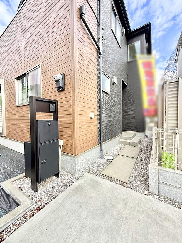 ■ 心地よい暮らしへとつながる、温かい玄関