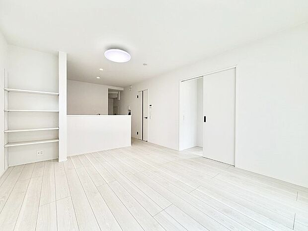 ここにいる時間が一番長いから やっぱりリビングは明るい方がいいですよね