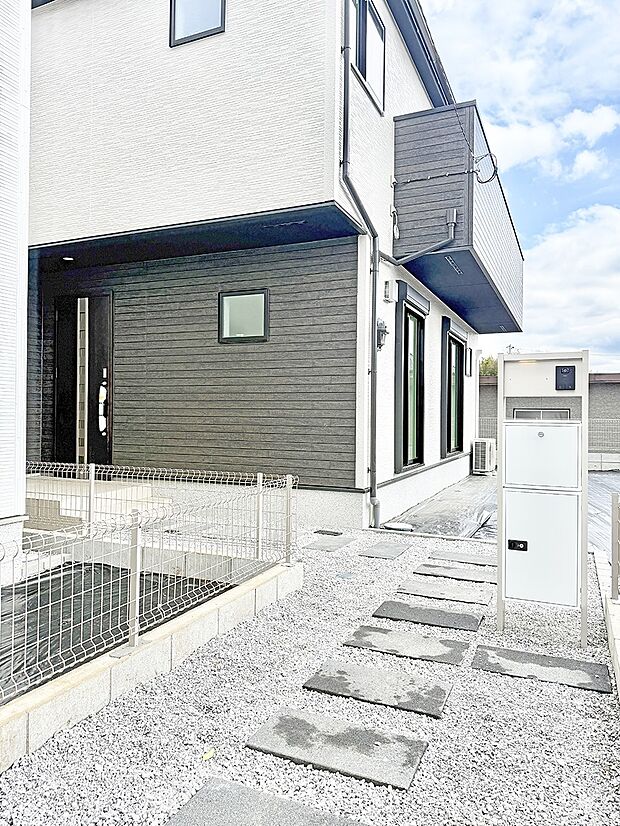 ■ 心地よい暮らしへとつながる、温かい玄関