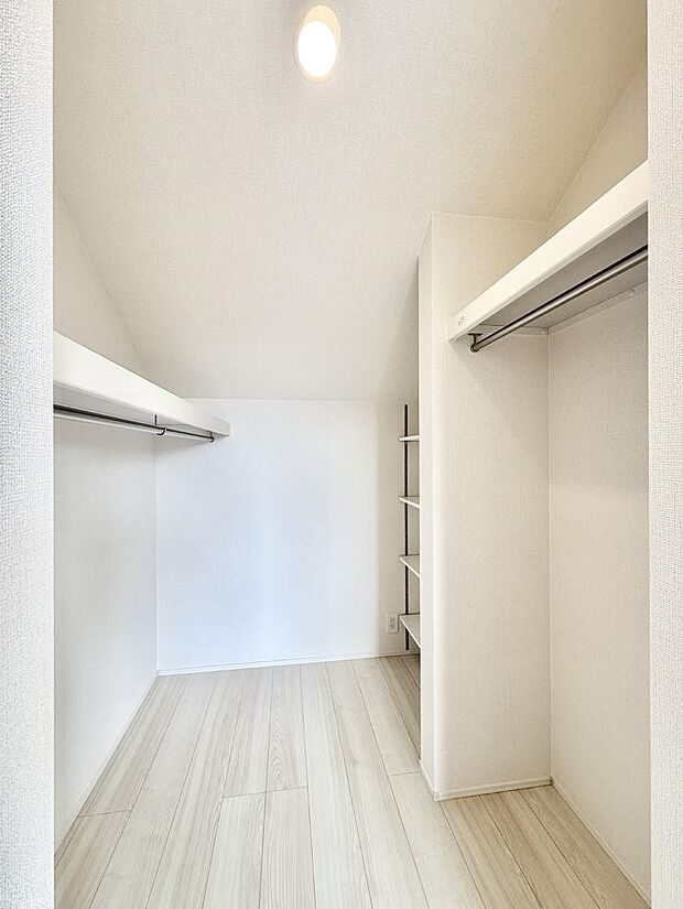 ■WIC付きで衣類も荷物もまとめて収納