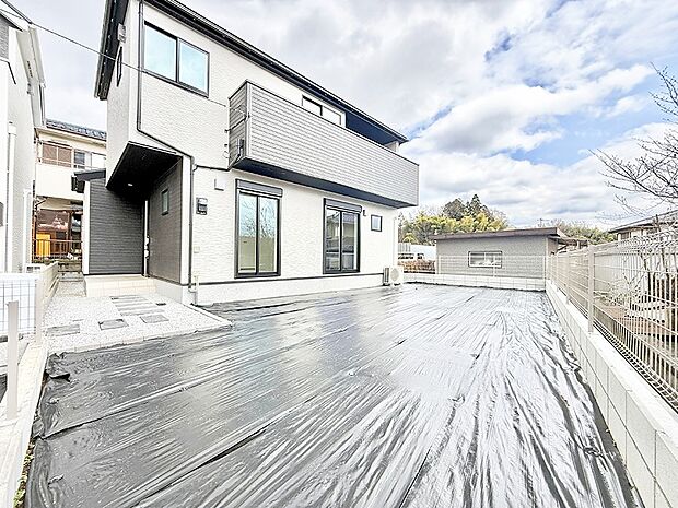 ■敷地内にゆとりある緑のスペースがあり、穏やかな雰囲気です