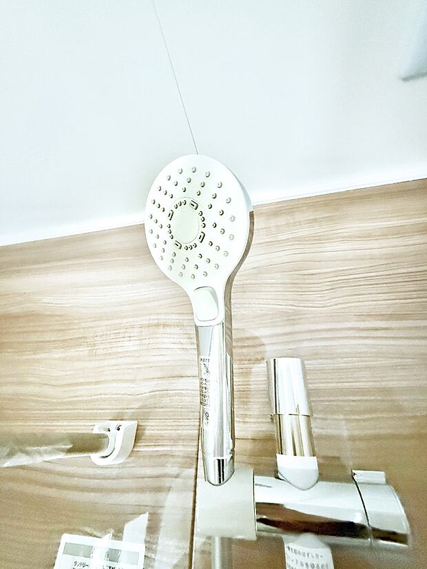 ■手元で簡単に止水できるため、水の無駄遣いを減らすことができます。
