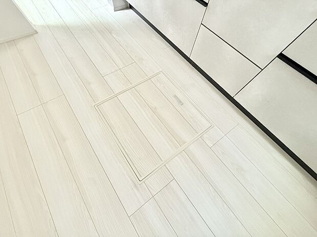 ■季節物など簡単に収納でき便利