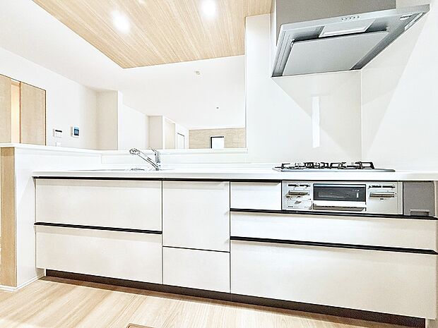 ■シンプルで機能的、毎日使いやすいキッチン