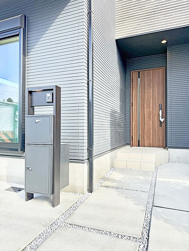 ■ 心地よい暮らしへとつながる、温かい玄関