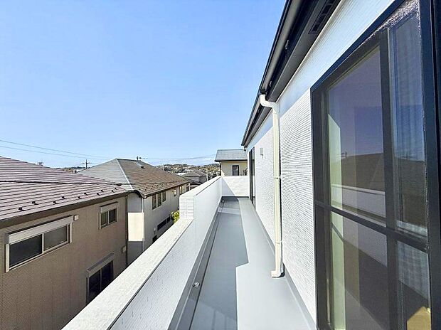 お洗濯物がよく乾く陽当たり良好のバルコニーです!