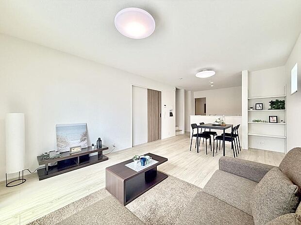 インテリアを考えるのが楽しみな広いリビングです!