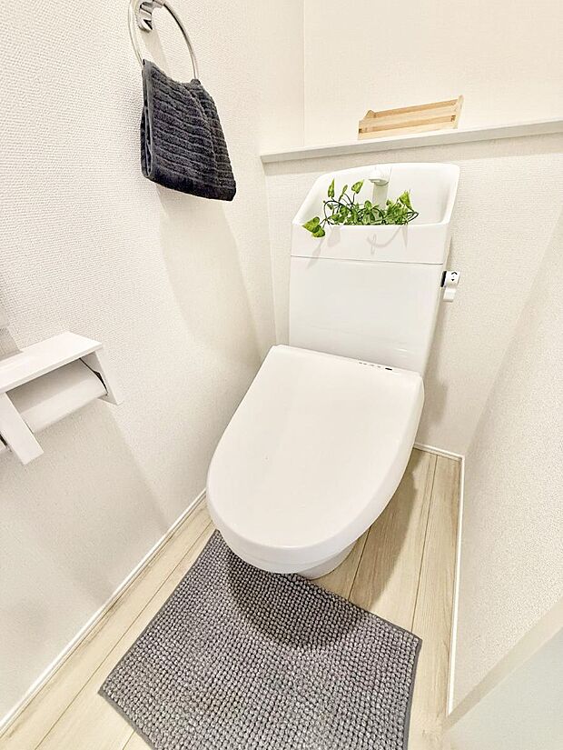 明るく清潔感溢れるトイレ