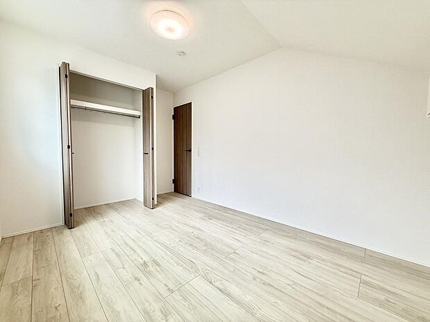 4号棟  ■自分だけのスペース どんなお部屋にするかとっても楽しみですね