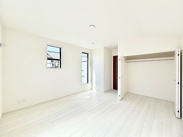 ■広いクローゼット、収納は多い方が嬉しいですね!