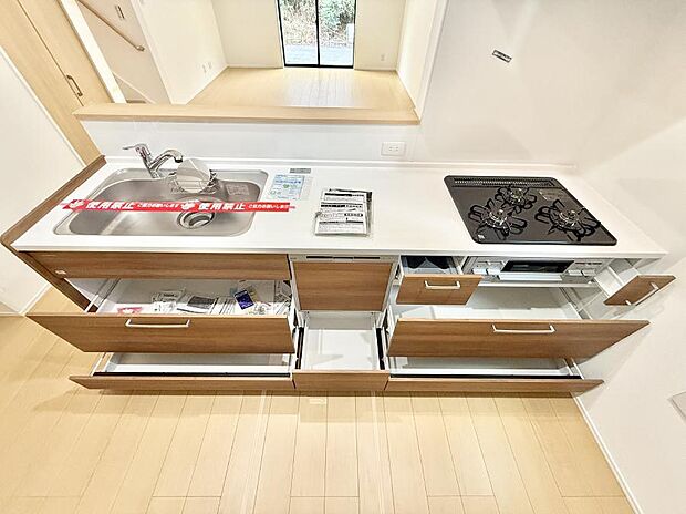 ■家族の絆を深める、温もりのあるキッチン