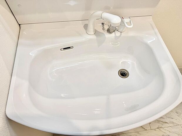 ■手洗いや顔を洗う時も快適に使える便利なシャワー