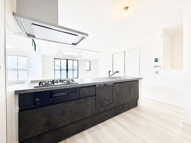 明るさと開放感たっぷりなキッチン!