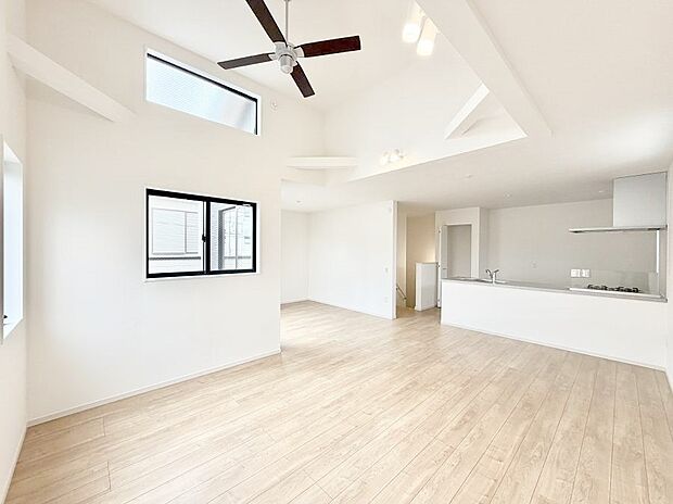 ■くつろぎと笑顔が集まる、心温まるリビング