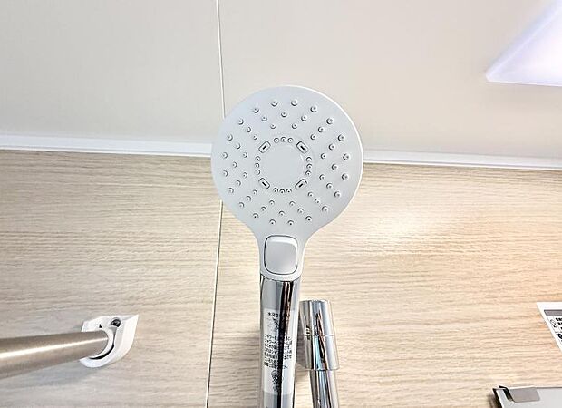 ■わざわざシャワー水栓のレバーまで手を伸ばす必要がなく、簡単に止水できる