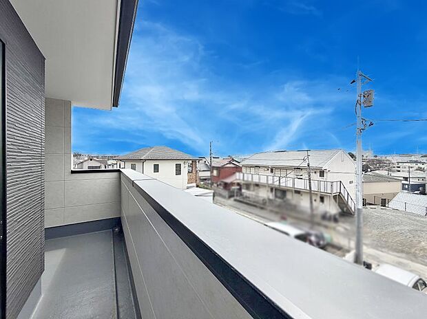 お洗濯物がよく乾く陽当たり良好のバルコニーです!