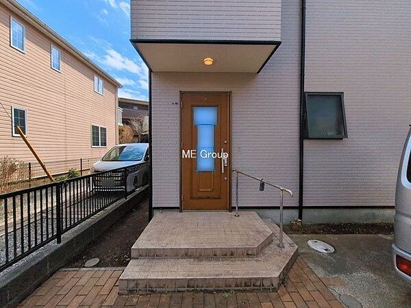 ■ 家族とゲストをやさしく迎える、心温まる玄関