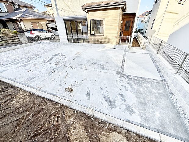 ■広々駐車場なのでストレスなく毎日の駐車が快適に