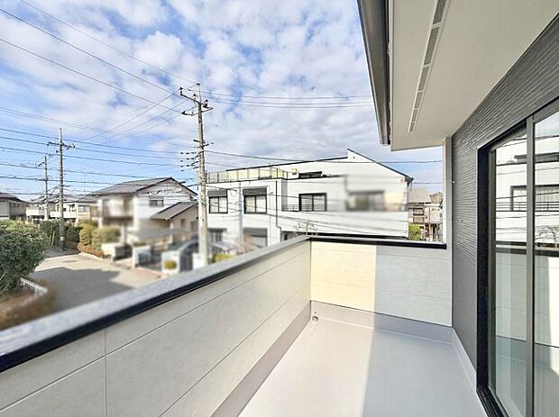 ■ 季節の移ろいを感じられる開放的な空間です