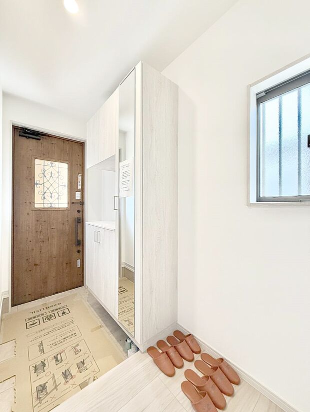 ■ 毎日を気持ちよく迎える、明るく温もりのある玄関