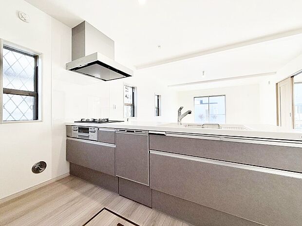 ■シンプルで機能的、毎日使いやすいキッチン