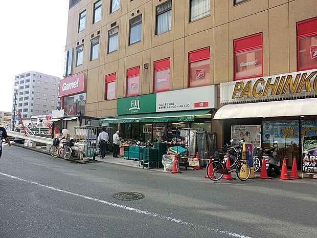 スーパー 900m FUJI 保土ヶ谷店