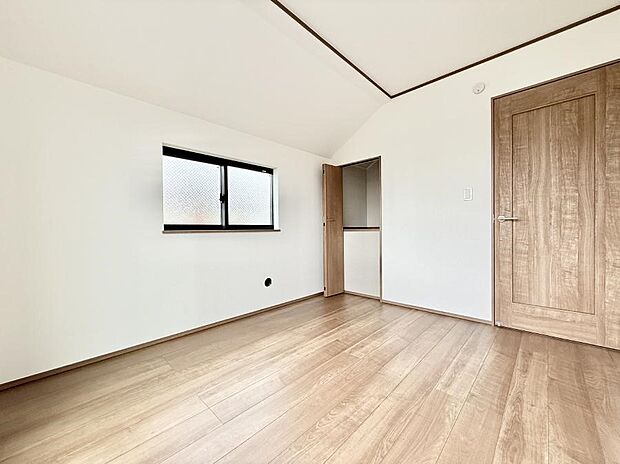 E号棟 ■清潔感あふれるお部屋で毎日を快適に過ごせます