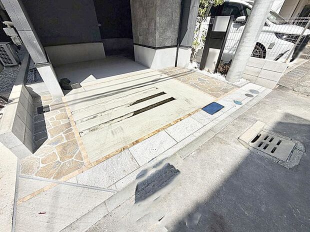 ■ビルトイン車庫で雨にぬれる心配がありません