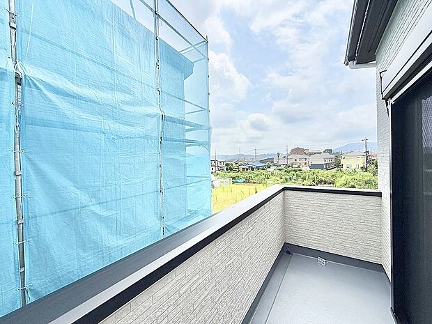 1号棟 ■ 季節の移ろいを感じられる開放的な空間です